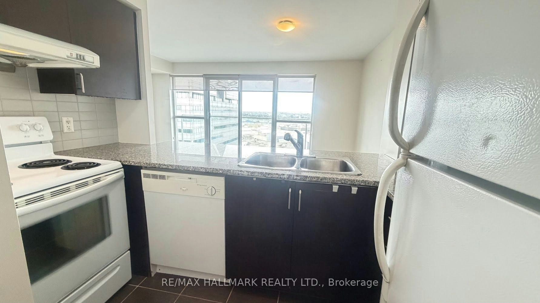 1401-70 Town Centre Court, Toronto, ON, M1P 0B2 - 4