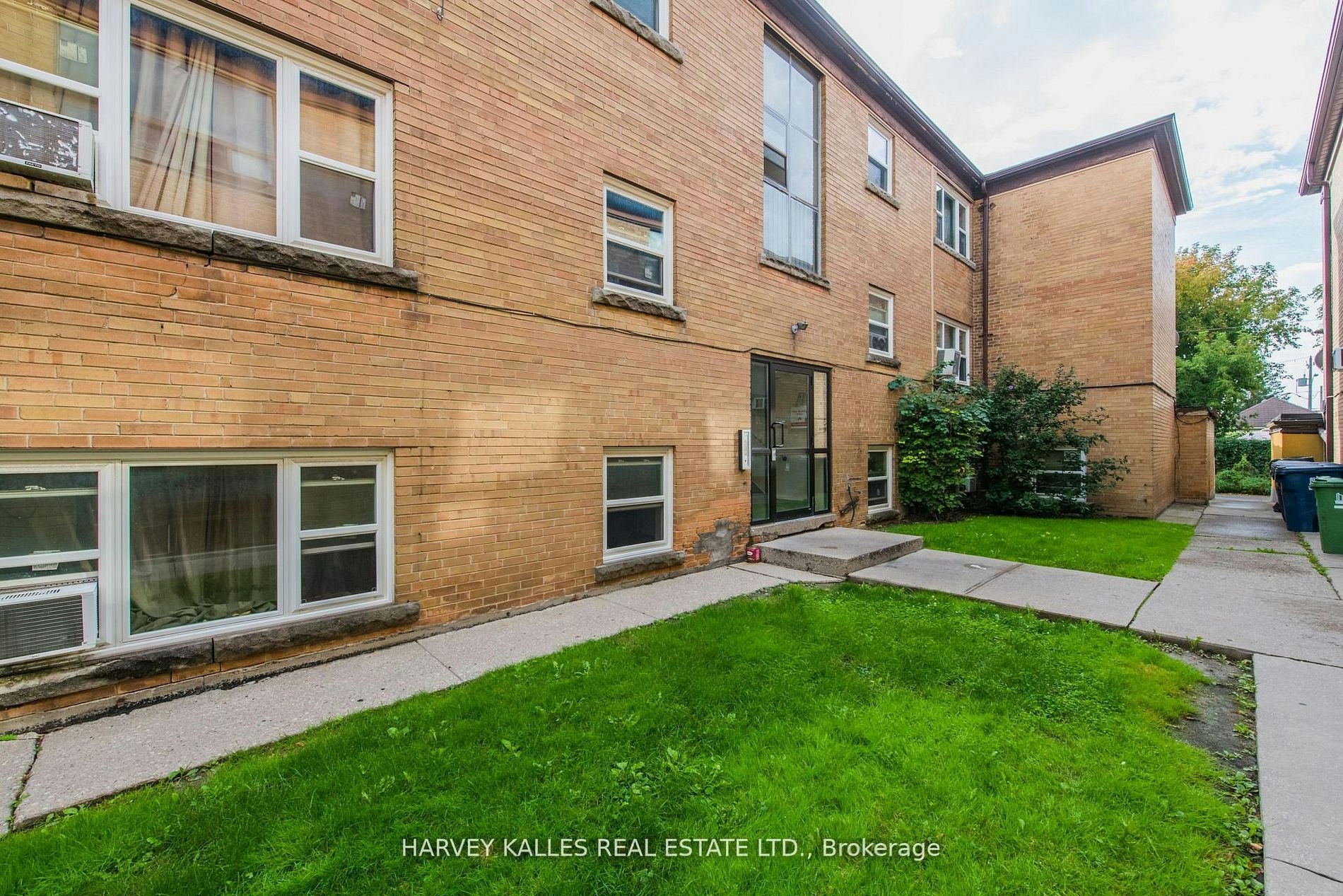 8-2905 St Clair Avenue E, Toronto, ON, M4B 1N5 - 2