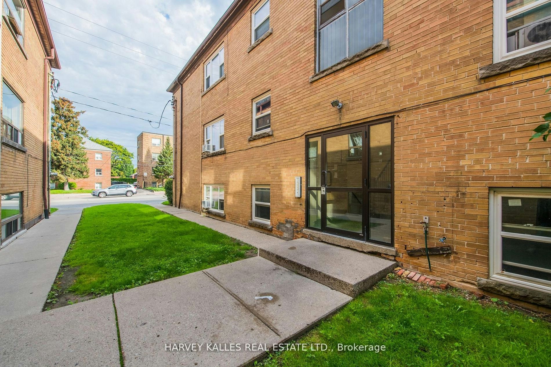8-2905 St Clair Avenue E, Toronto, ON, M4B 1N5 - 4