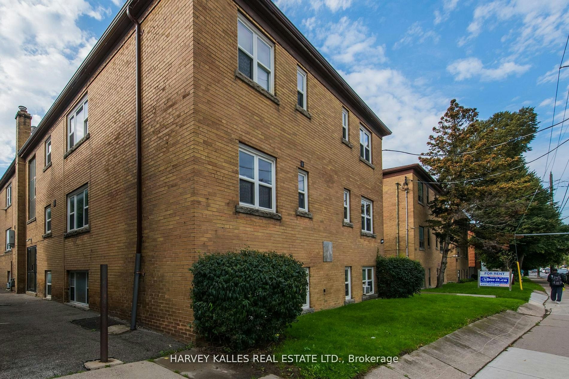8-2905 St Clair Avenue E, Toronto, ON, M4B 1N5