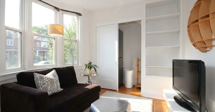 Upper-91 Ivy Avenue, Toronto, ON, M4L 2H8 - 9