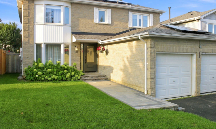 50 Lumsden Crescent