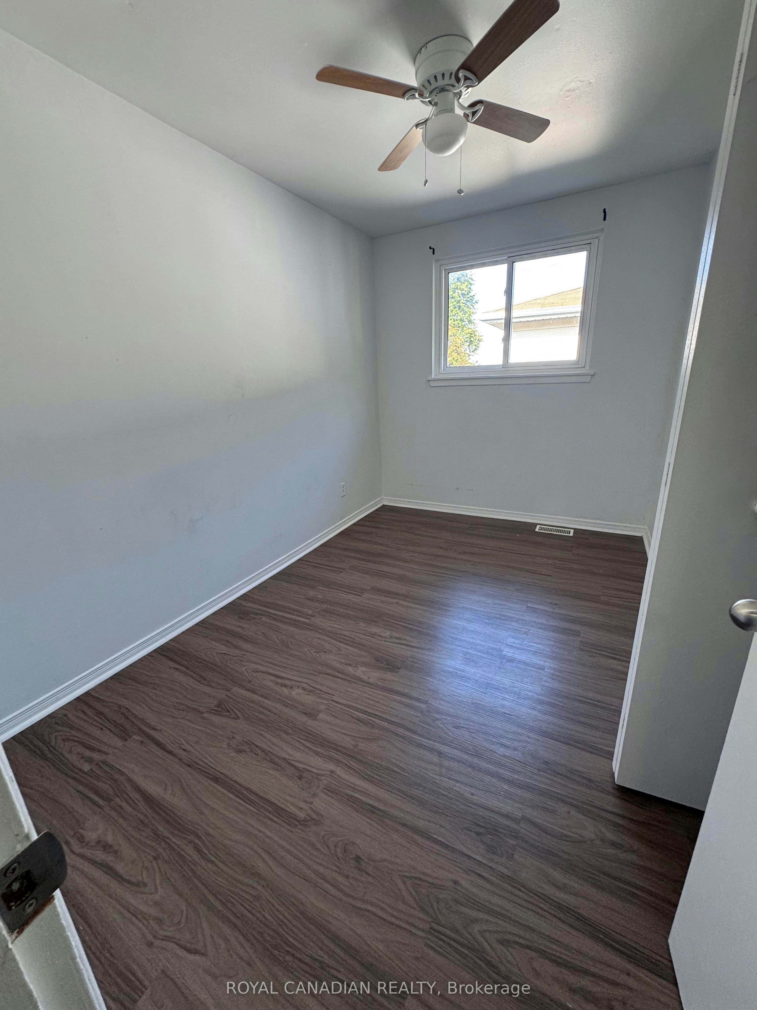 Upper-357 Durham Court, Oshawa, ON, L1J 1W8 - 13
