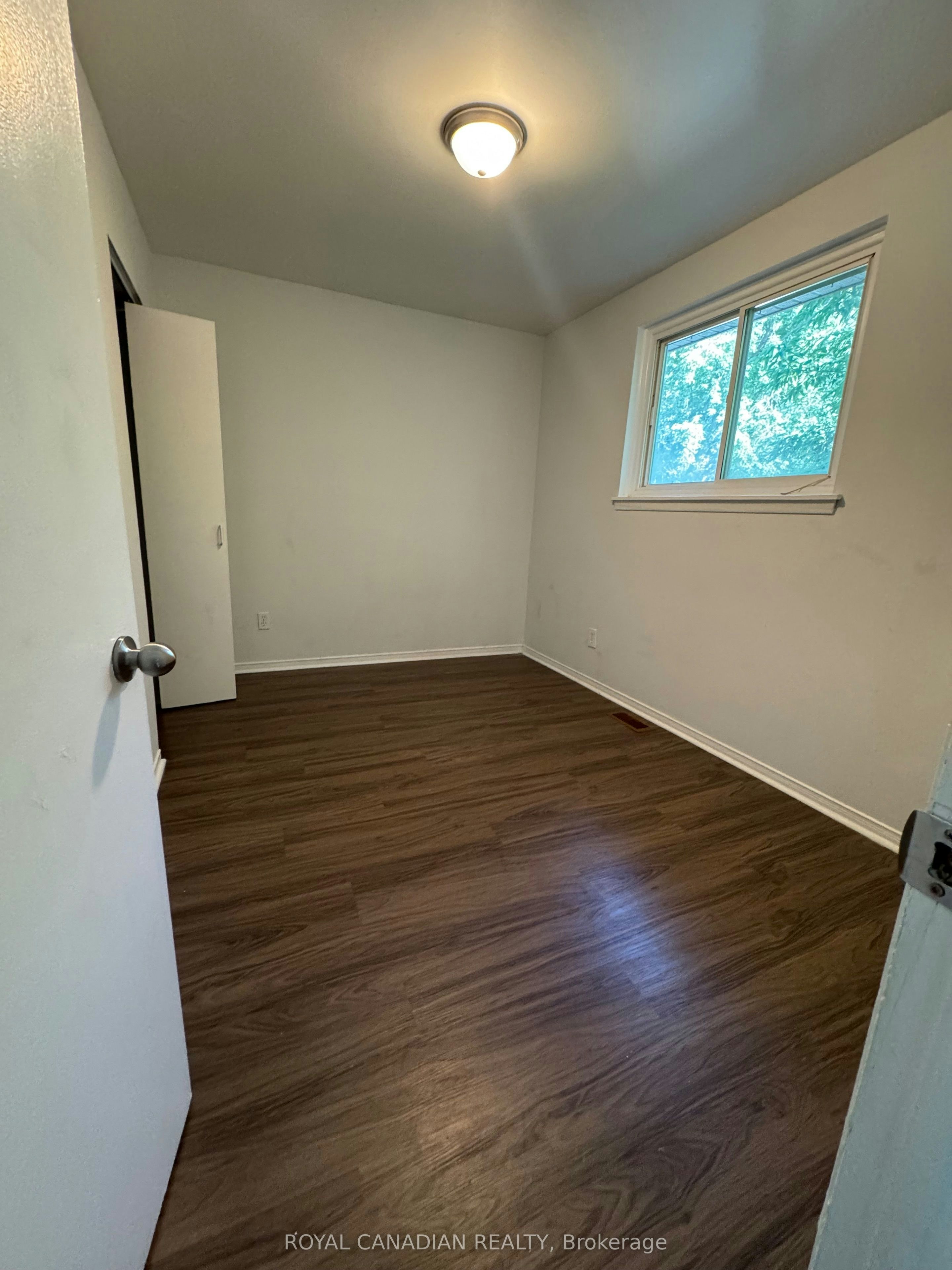 Upper-357 Durham Court, Oshawa, ON, L1J 1W8 - 12
