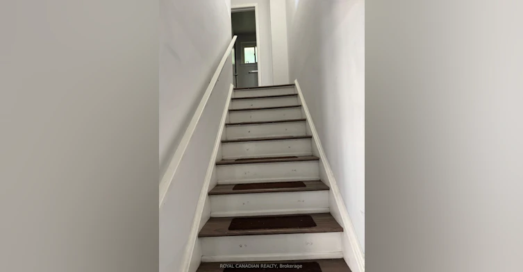 Upper-357 Durham Court, Oshawa, ON, L1J 1W8 - 11