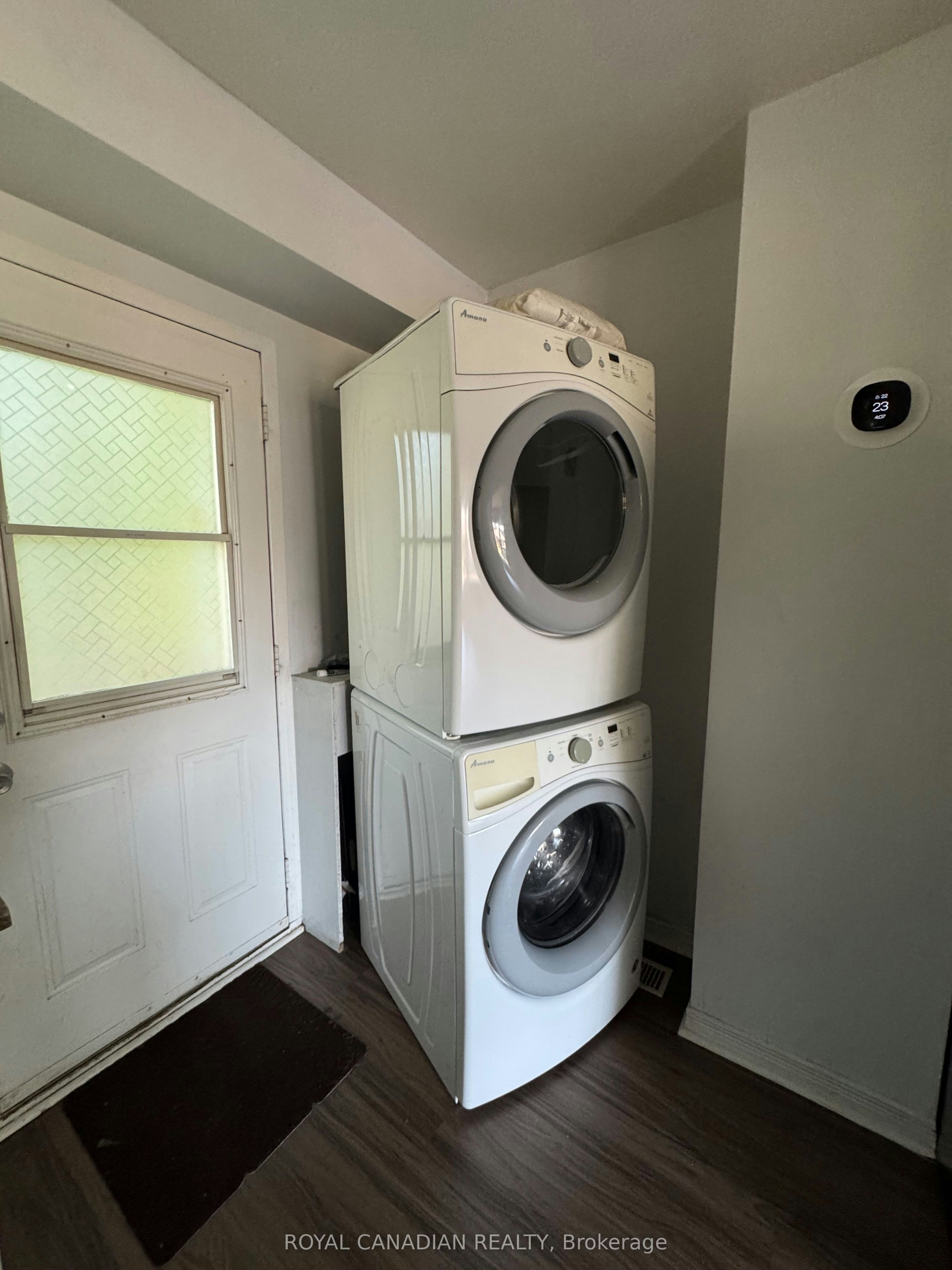 Upper-357 Durham Court, Oshawa, ON, L1J 1W8 - 9