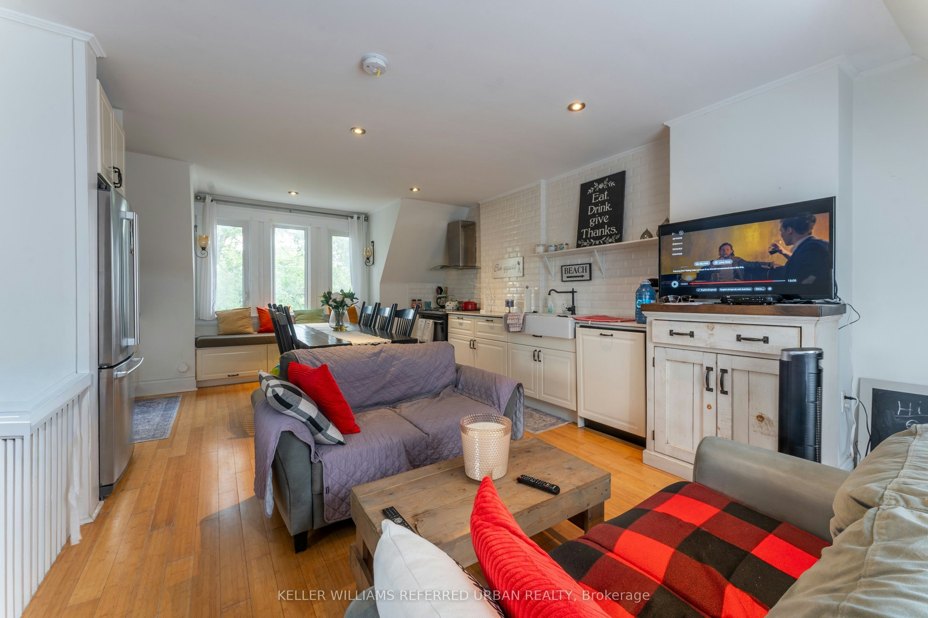 Upper-431 Kingston Road, Toronto, ON, M4L 1V2 - 2