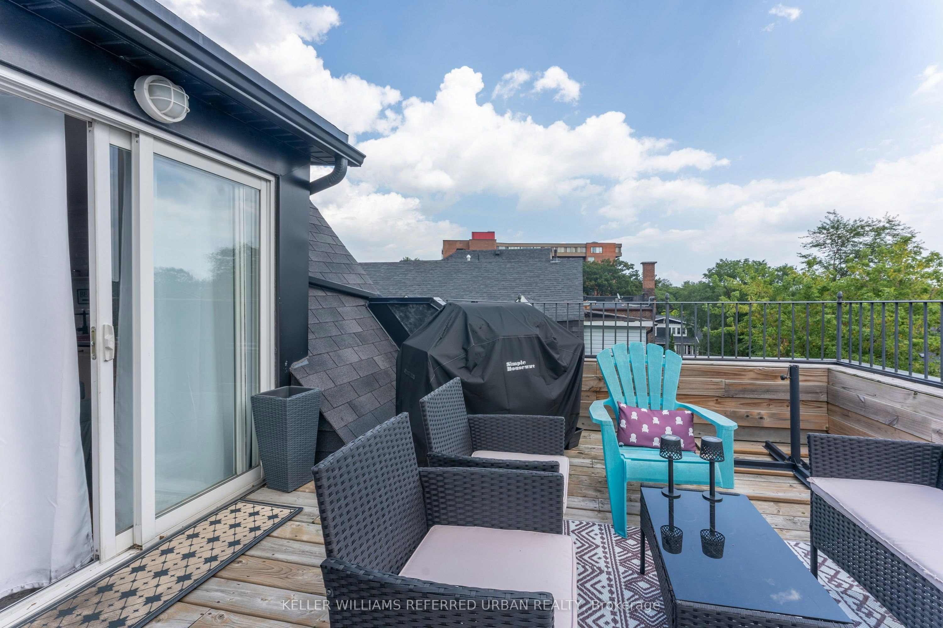 Upper-431 Kingston Road, Toronto, ON, M4L 1V2 - 6