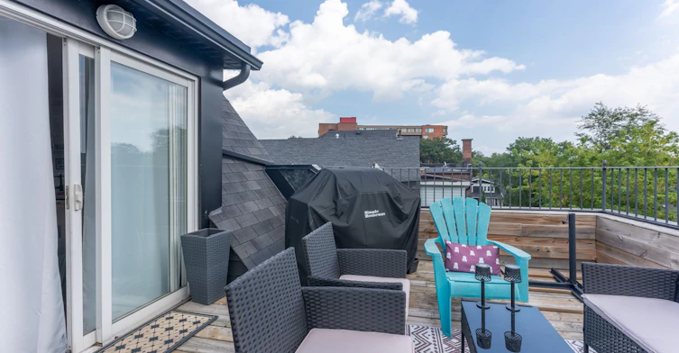 Upper-431 Kingston Road, Toronto, ON, M4L 1V2 - 6