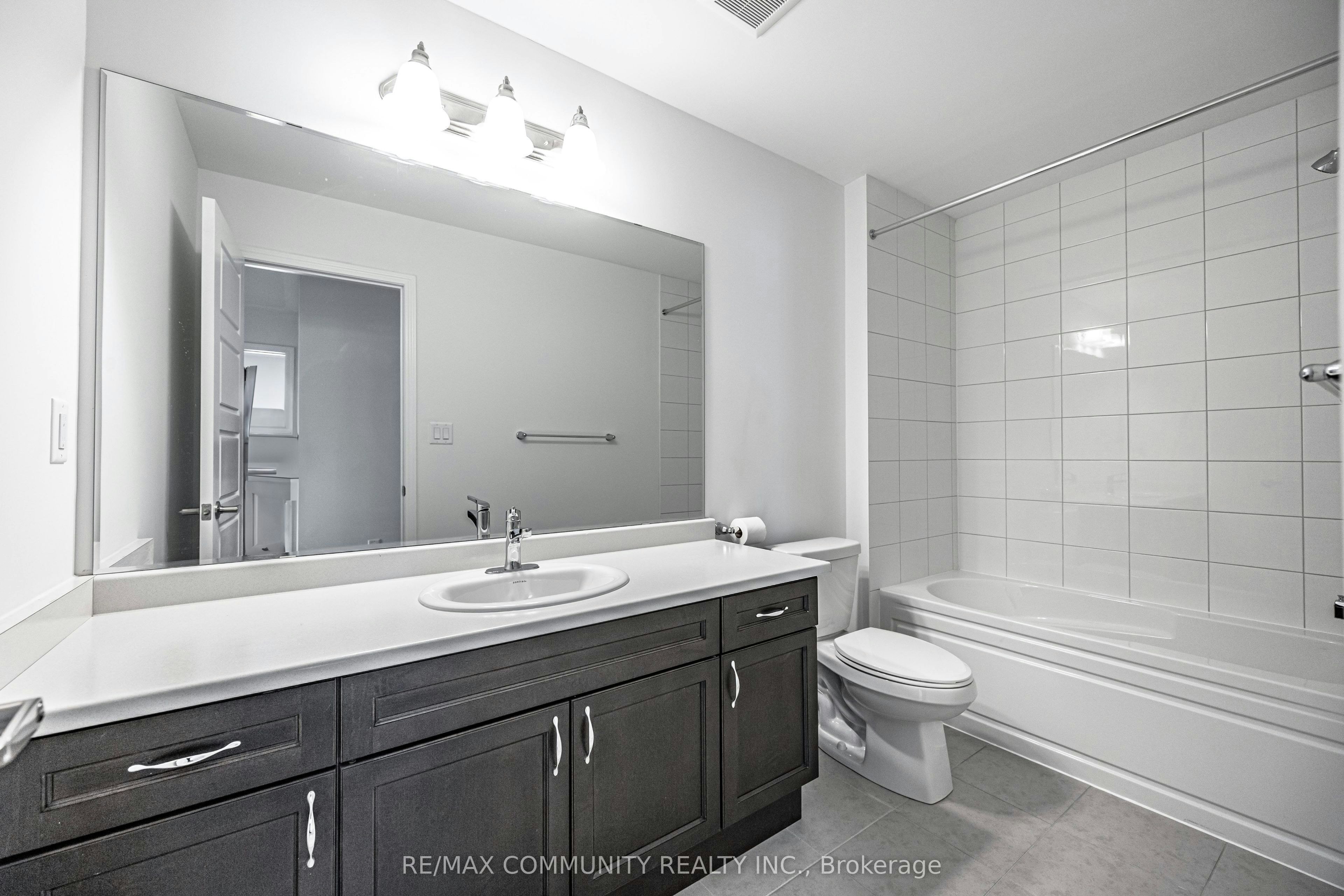 1483 Mockingbird Square, Pickering, ON, L1X 0N8 - 12