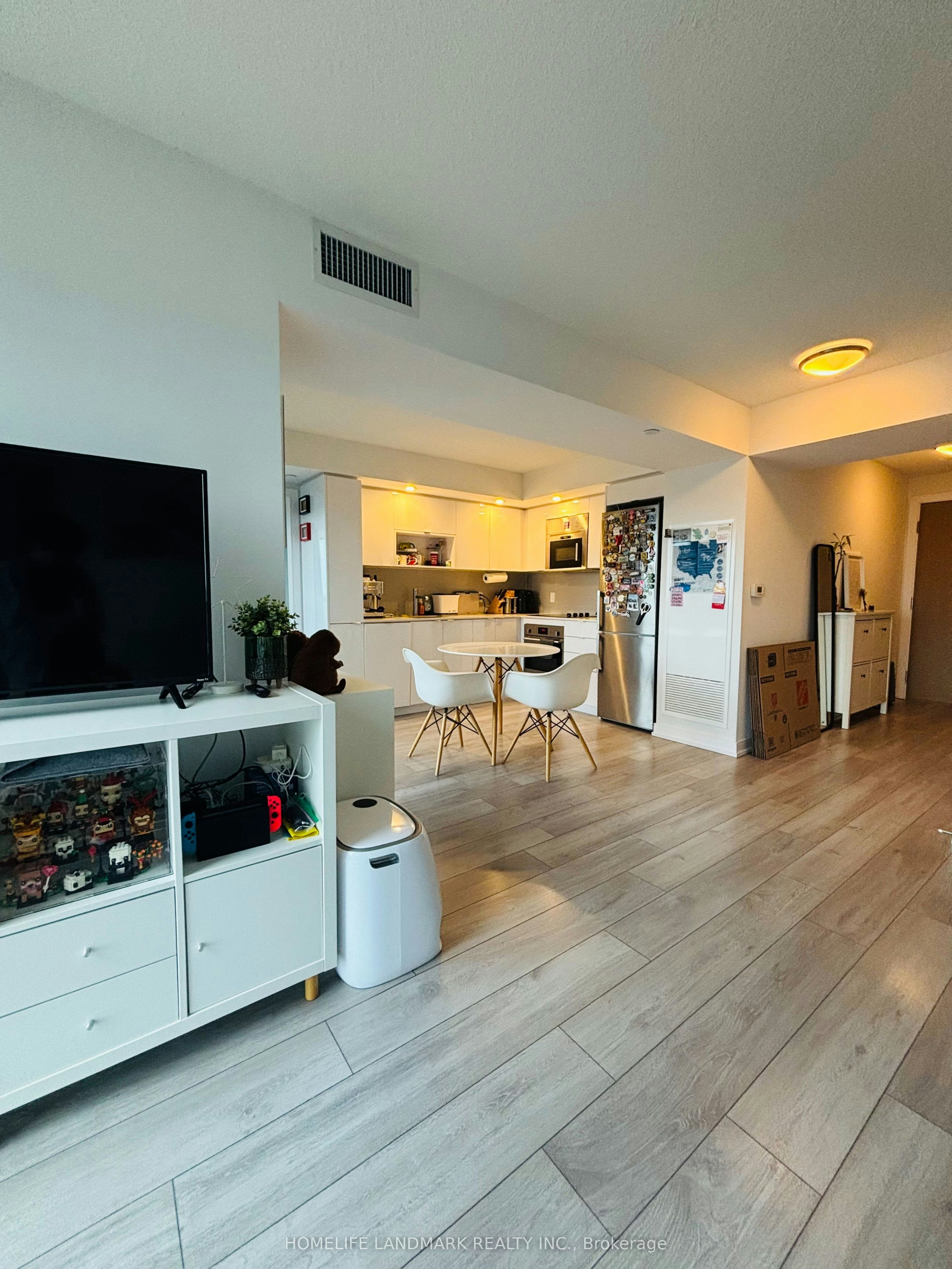 1809-225 Village Green Square, Toronto, ON, M1S 0N4 - 2