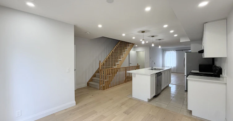 13-2500 Hill Rise Court, Oshawa, ON, L1L 0L2 - 7