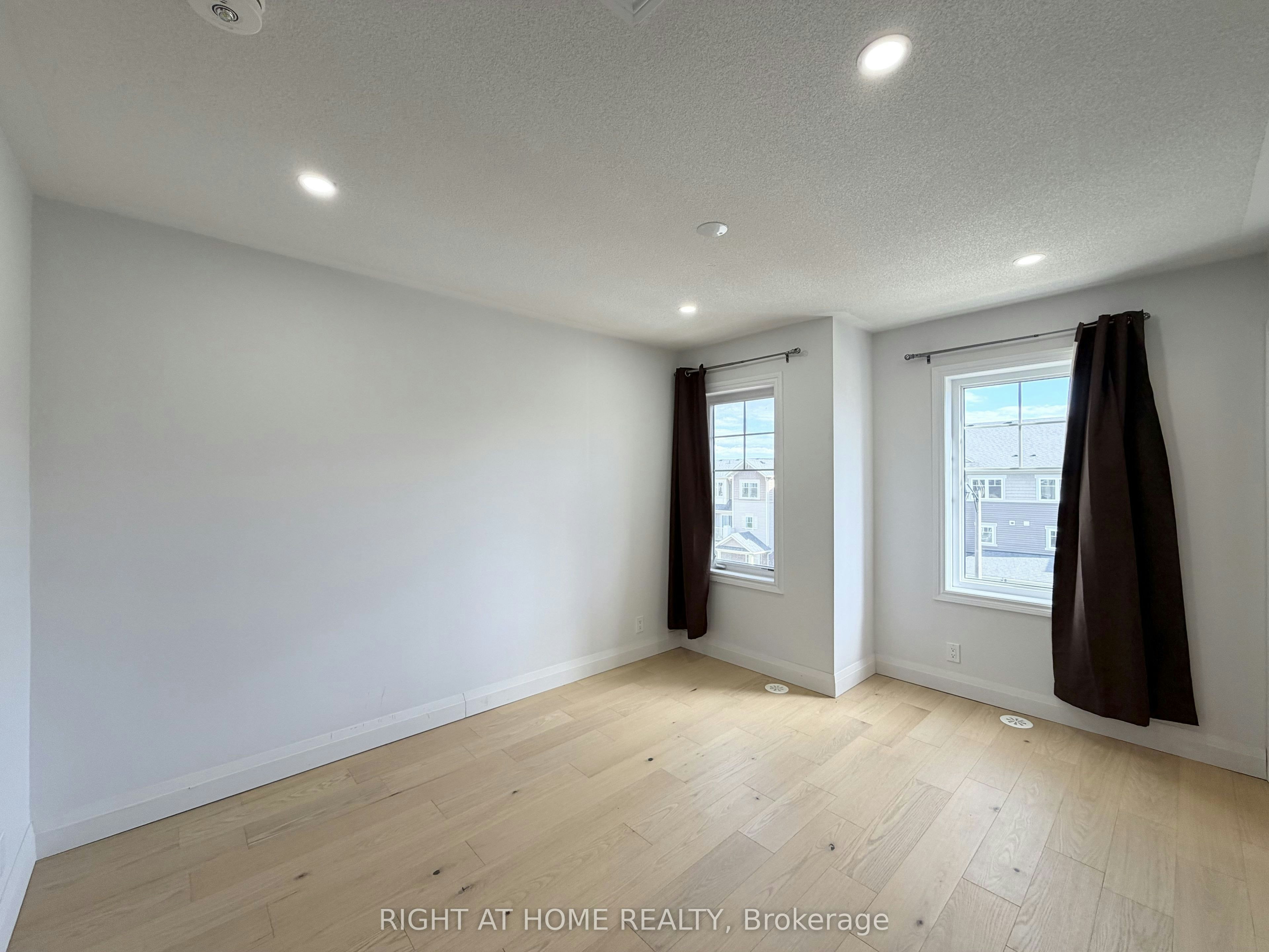 13-2500 Hill Rise Court, Oshawa, ON, L1L 0L2 - 18