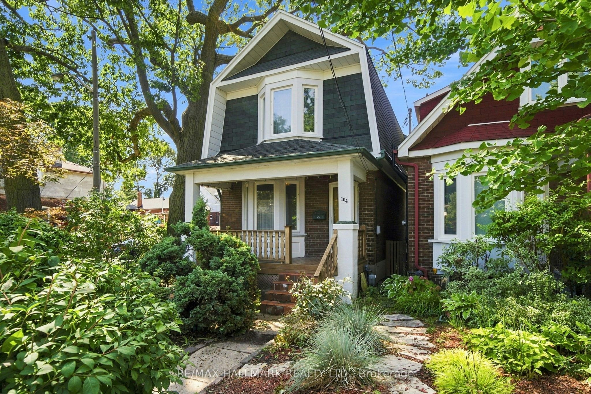 104 Chisholm Avenue, Toronto, ON, M4C 4V7