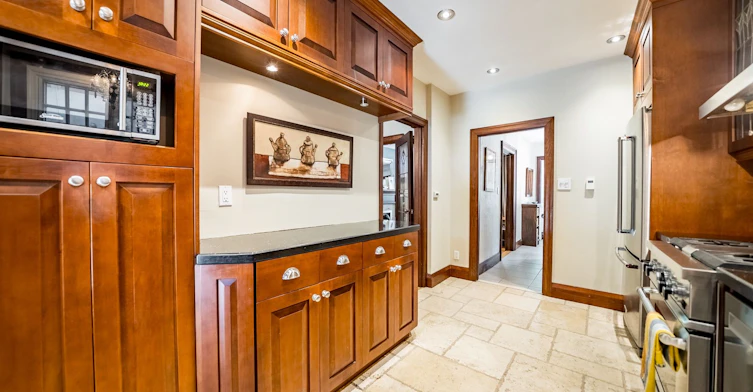 12 Bingham Avenue, Toronto, ON, M4E 3P9 - 17