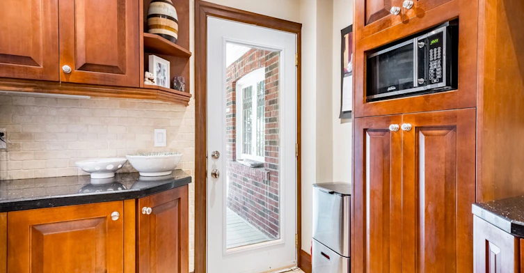 12 Bingham Avenue, Toronto, ON, M4E 3P9 - 19