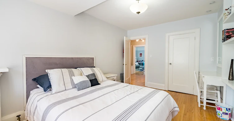 12 Bingham Avenue, Toronto, ON, M4E 3P9 - 25