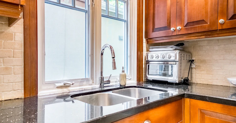 12 Bingham Avenue, Toronto, ON, M4E 3P9 - 18
