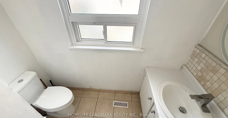 Main Floor-81 United Square, Toronto, ON, M1B 2B9 - 16