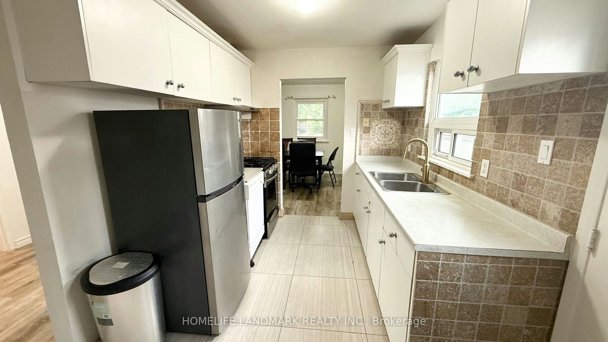 Main Floor-81 United Square, Toronto, ON, M1B 2B9 - 9