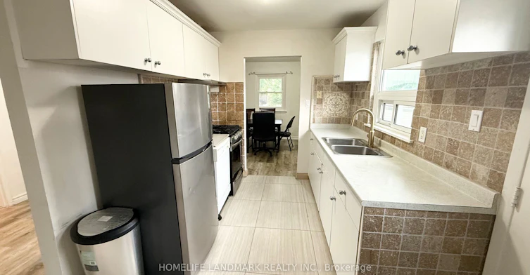 Main Floor-81 United Square, Toronto, ON, M1B 2B9 - 9
