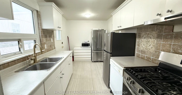 Main Floor-81 United Square, Toronto, ON, M1B 2B9 - 8