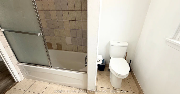 Main Floor-81 United Square, Toronto, ON, M1B 2B9 - 17