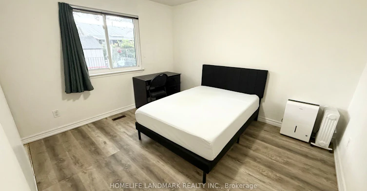 Main Floor-81 United Square, Toronto, ON, M1B 2B9 - 10