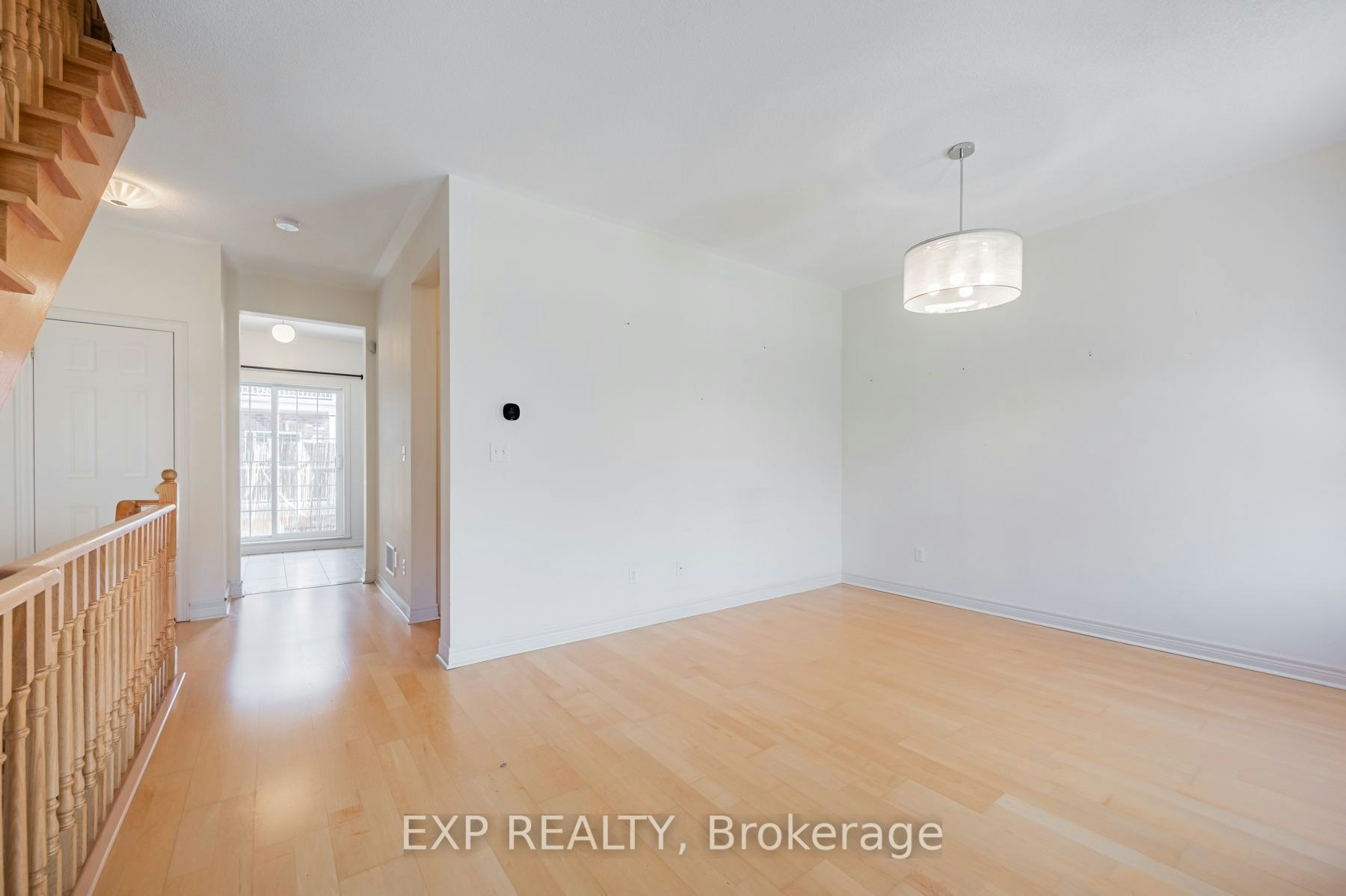 35 Carnahan Terrace, Toronto, ON, M4E 0B1 - 7