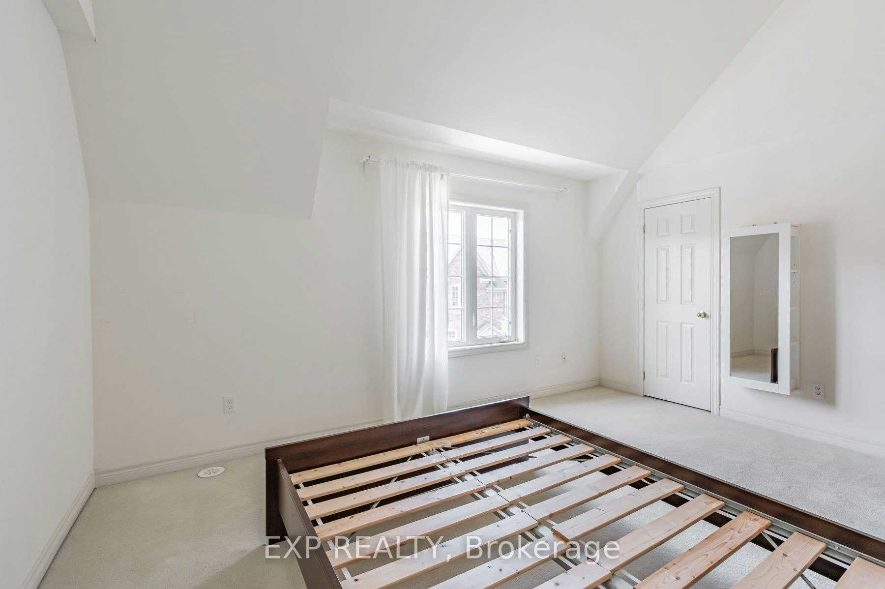 35 Carnahan Terrace, Toronto, ON, M4E 0B1 - 25