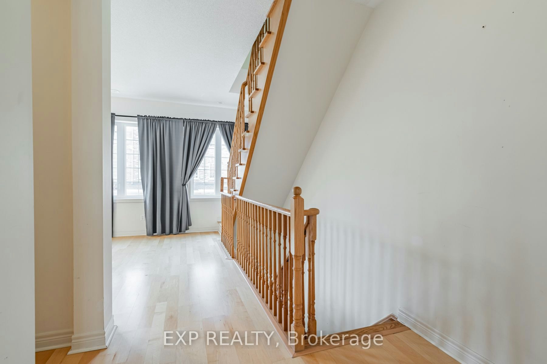 35 Carnahan Terrace, Toronto, ON, M4E 0B1 - 3