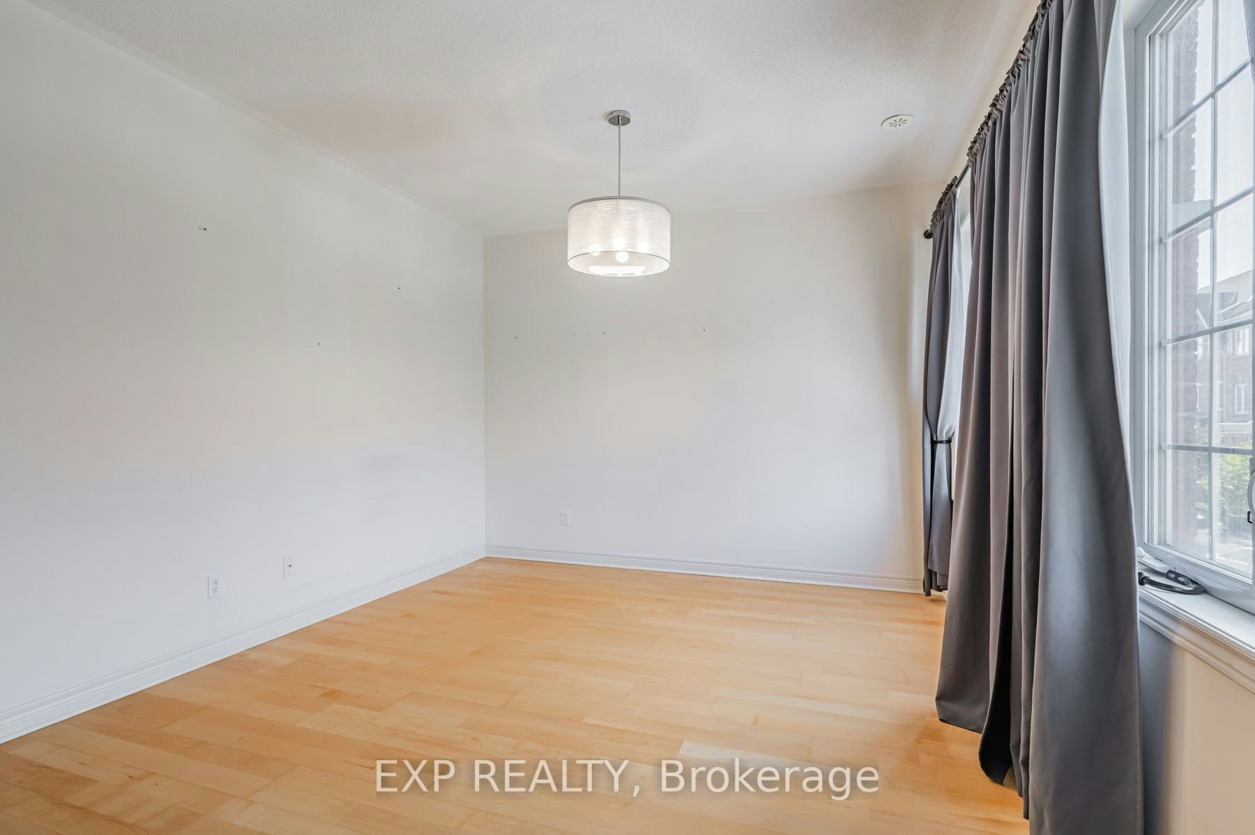 35 Carnahan Terrace, Toronto, ON, M4E 0B1 - 6