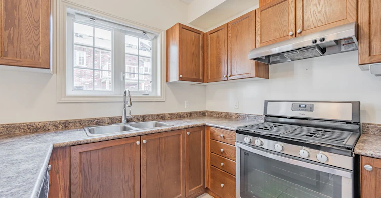 35 Carnahan Terrace, Toronto, ON, M4E 0B1 - 13