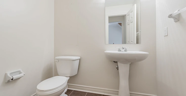 35 Carnahan Terrace, Toronto, ON, M4E 0B1 - 19