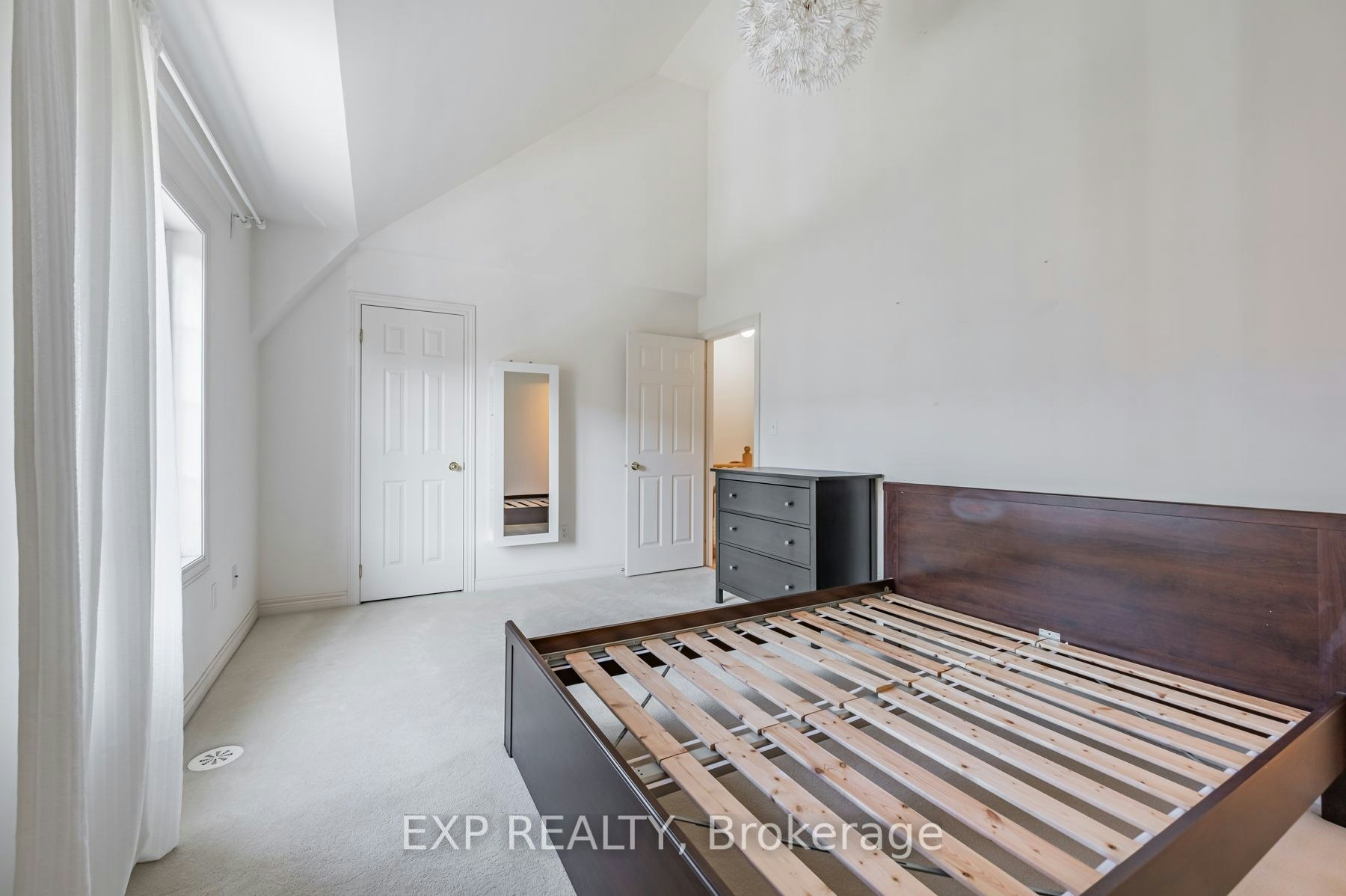 35 Carnahan Terrace, Toronto, ON, M4E 0B1 - 24