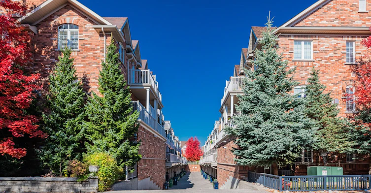 35 Carnahan Terrace, Toronto, ON, M4E 0B1 - 36
