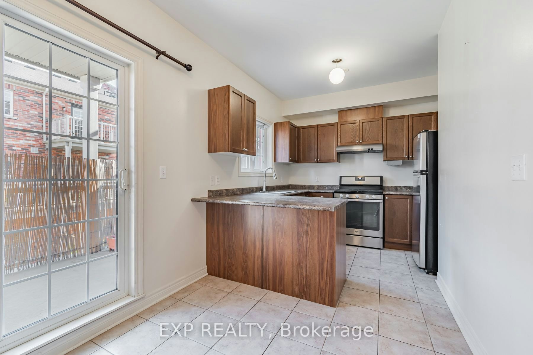 35 Carnahan Terrace, Toronto, ON, M4E 0B1 - 11