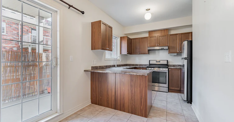 35 Carnahan Terrace, Toronto, ON, M4E 0B1 - 11