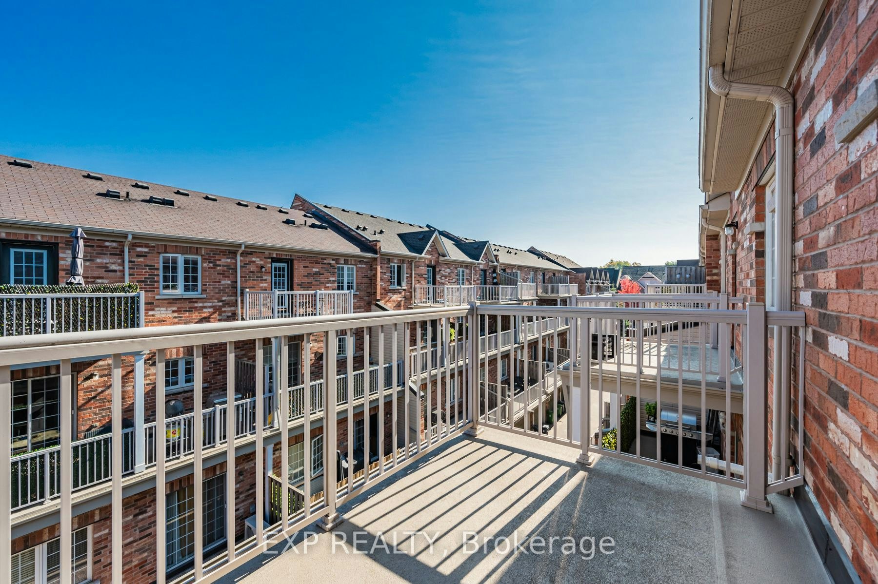 35 Carnahan Terrace, Toronto, ON, M4E 0B1 - 34