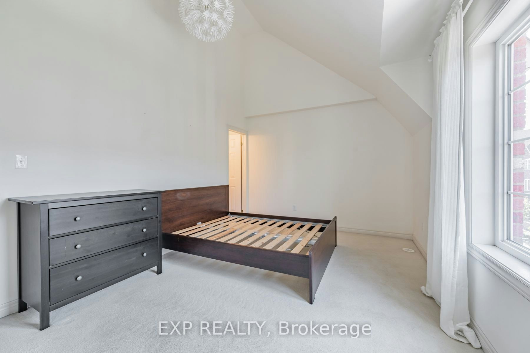 35 Carnahan Terrace, Toronto, ON, M4E 0B1 - 23