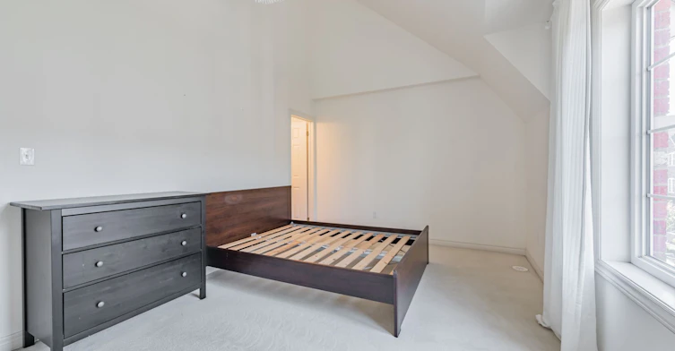 35 Carnahan Terrace, Toronto, ON, M4E 0B1 - 23