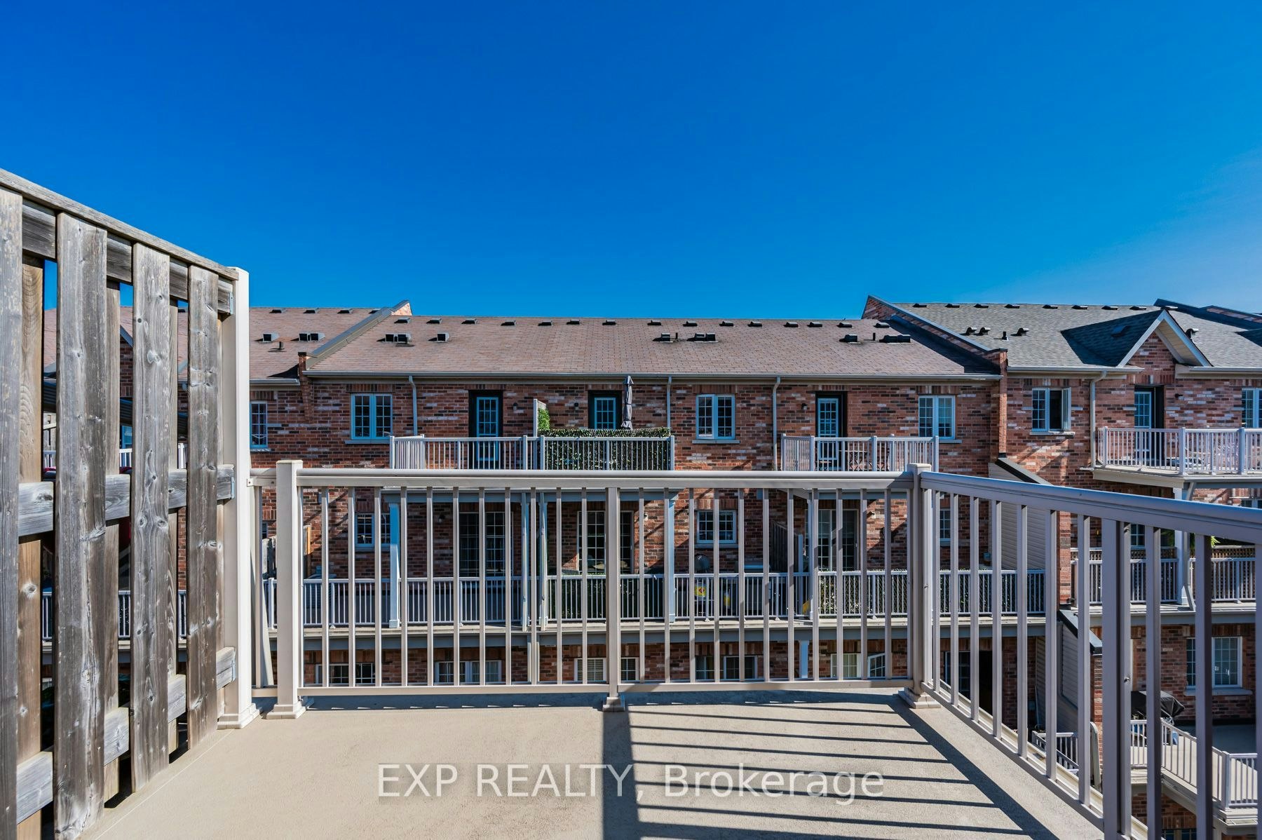 35 Carnahan Terrace, Toronto, ON, M4E 0B1 - 33