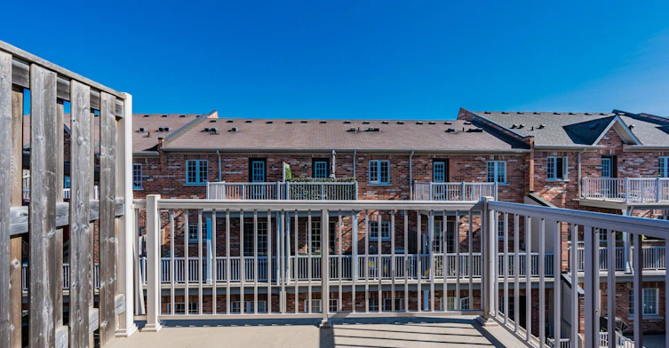 35 Carnahan Terrace, Toronto, ON, M4E 0B1 - 33