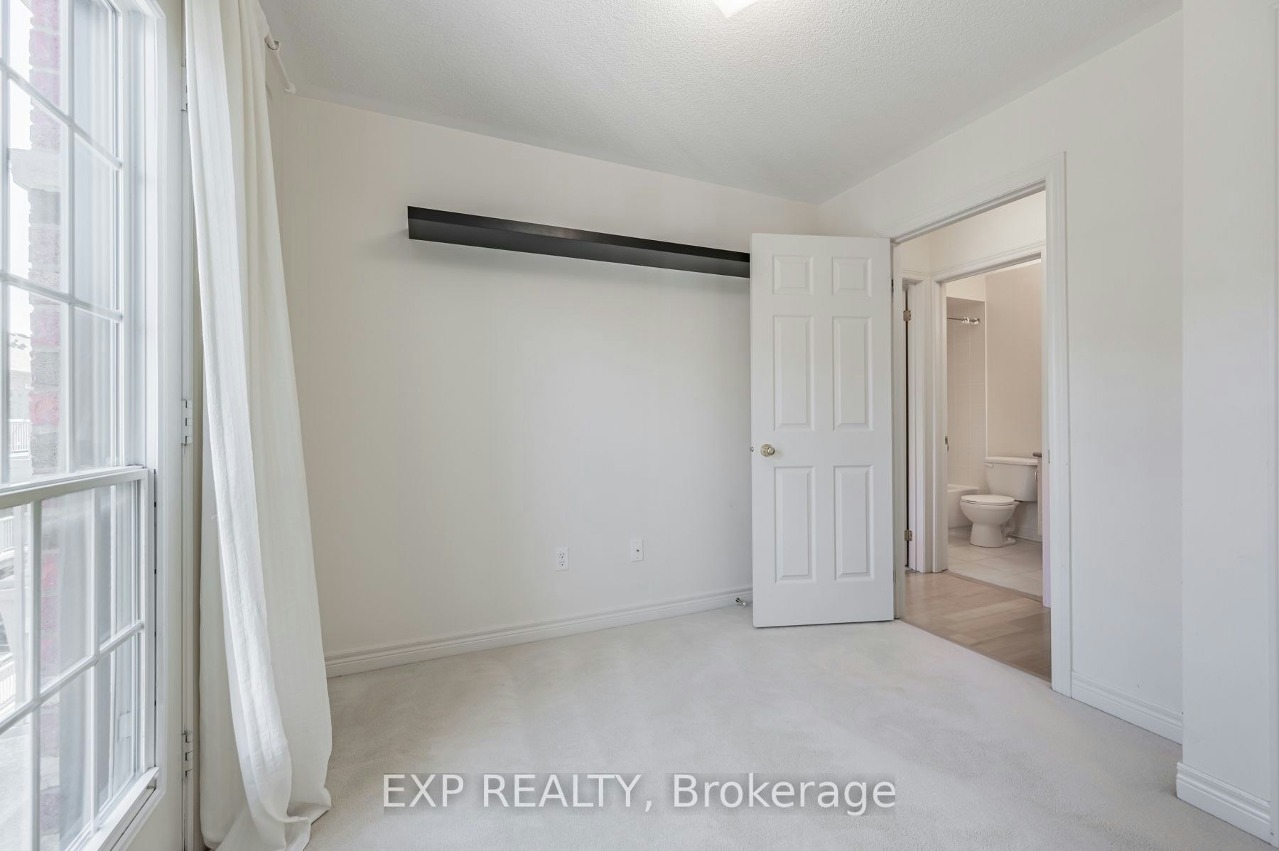 35 Carnahan Terrace, Toronto, ON, M4E 0B1 - 31