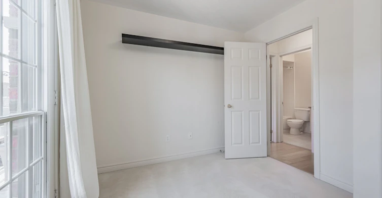 35 Carnahan Terrace, Toronto, ON, M4E 0B1 - 31