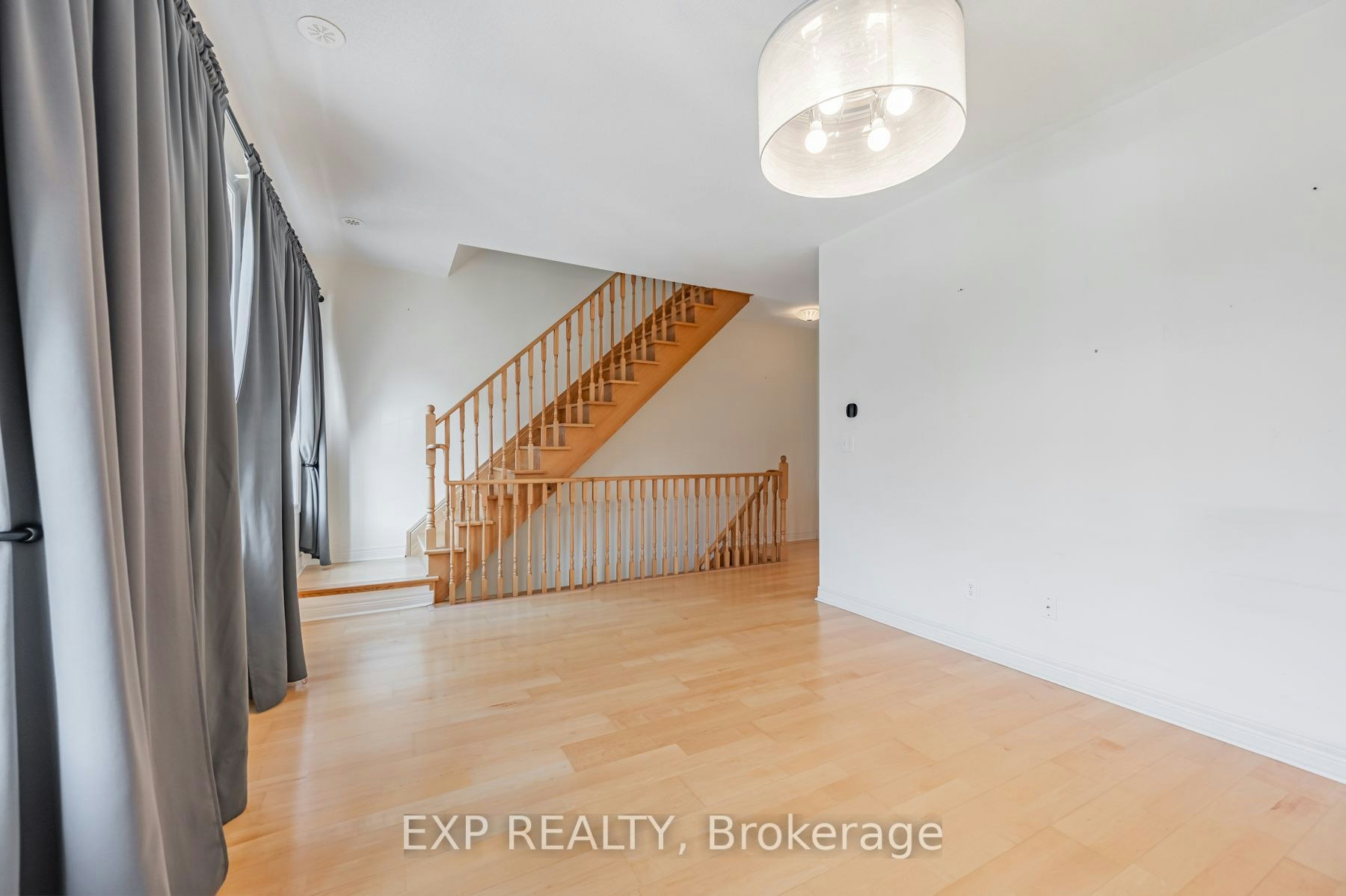 35 Carnahan Terrace, Toronto, ON, M4E 0B1 - 8