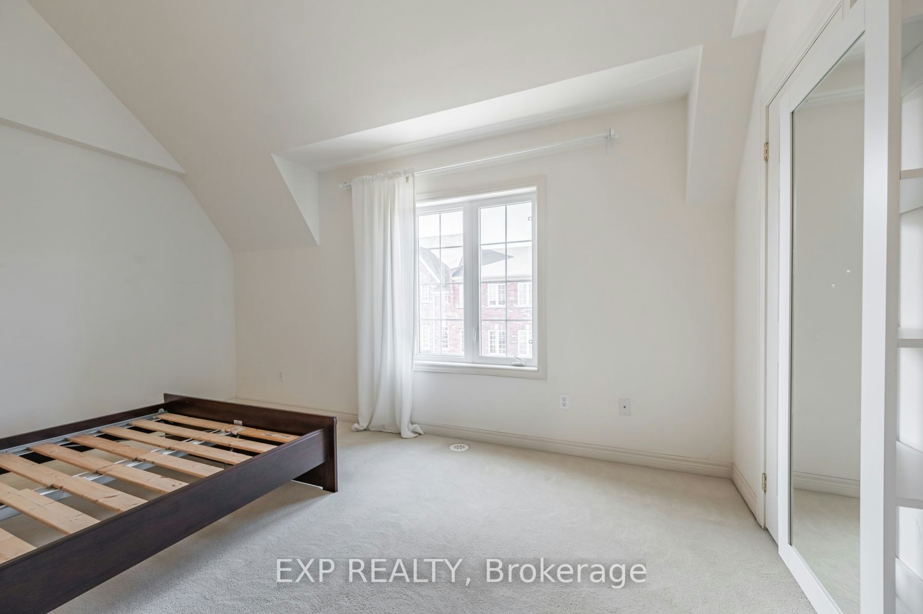 35 Carnahan Terrace, Toronto, ON, M4E 0B1 - 22