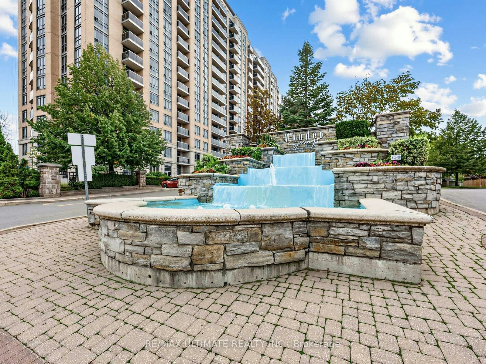 1229-18 Mondeo Drive, Toronto, ON, M1P 5C8