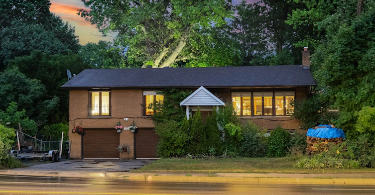 UPPER-1101 Brimley Road, Toronto, ON, M1P 3E8