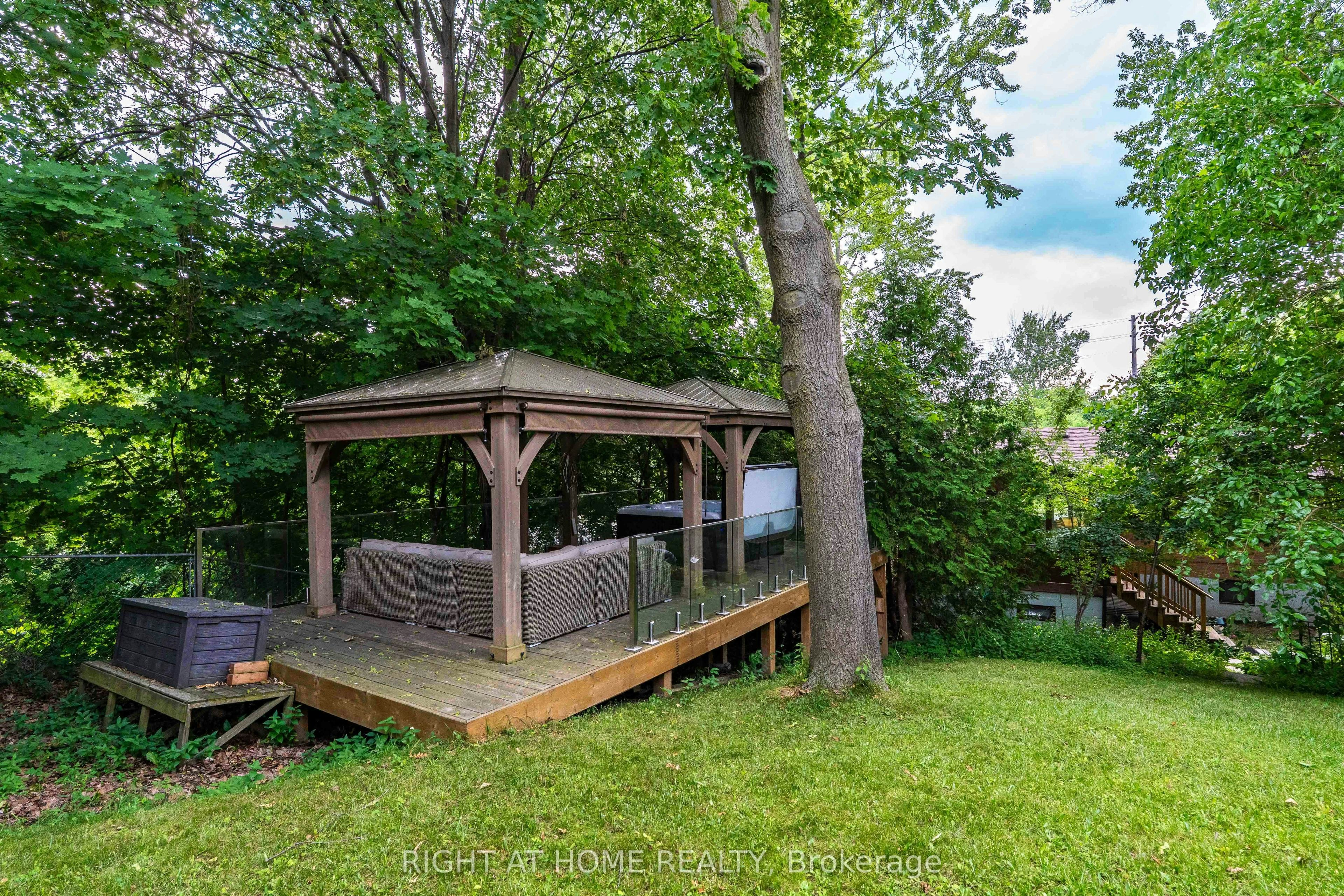 UPPER-1101 Brimley Road, Toronto, ON, M1P 3E8 - 31